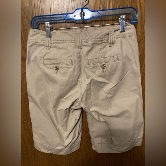 👚(bundle 4 items w/👚for $16)
. Bermuda shorts by GAP - Picture 4 of 11